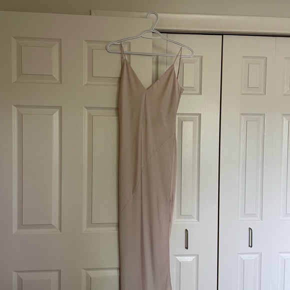 Aritzia satin dress - size small - Babaton - Picture 3 of 4